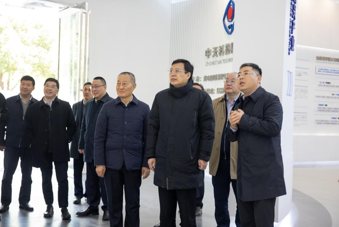 新华社社长、党组书记傅华考察太阳城科技